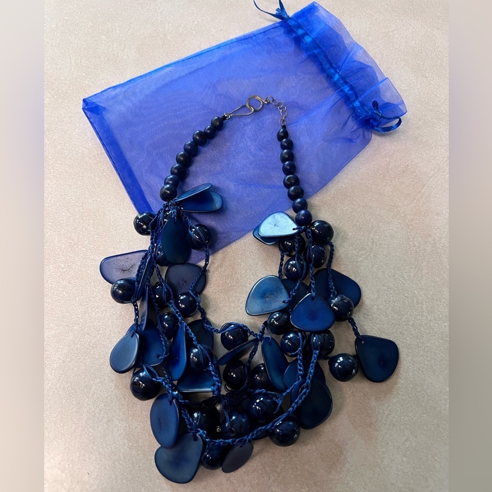 Elegant Blue Beaded Necklace
